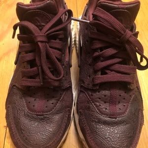 Nike Huarache leather sneaker